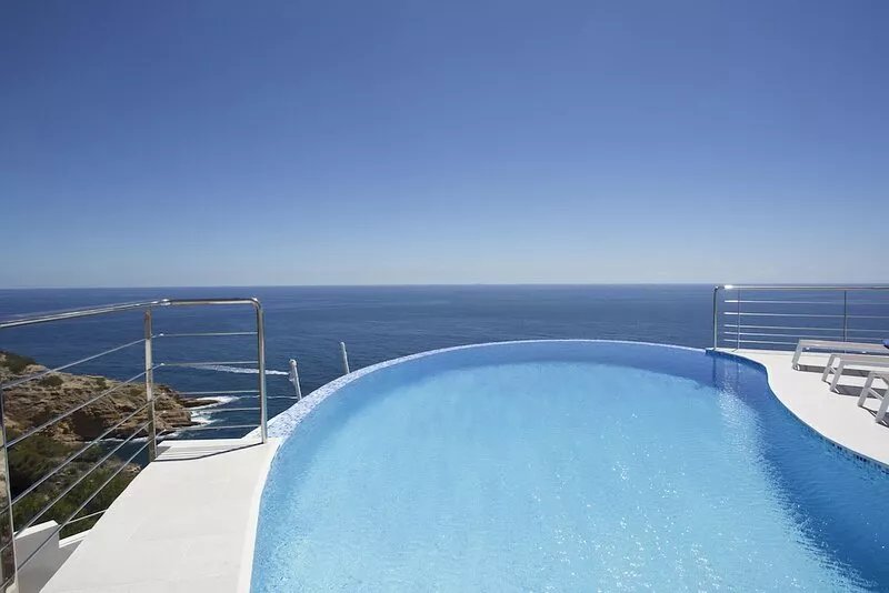 Luxury Villa front of the sea for 8 Persons