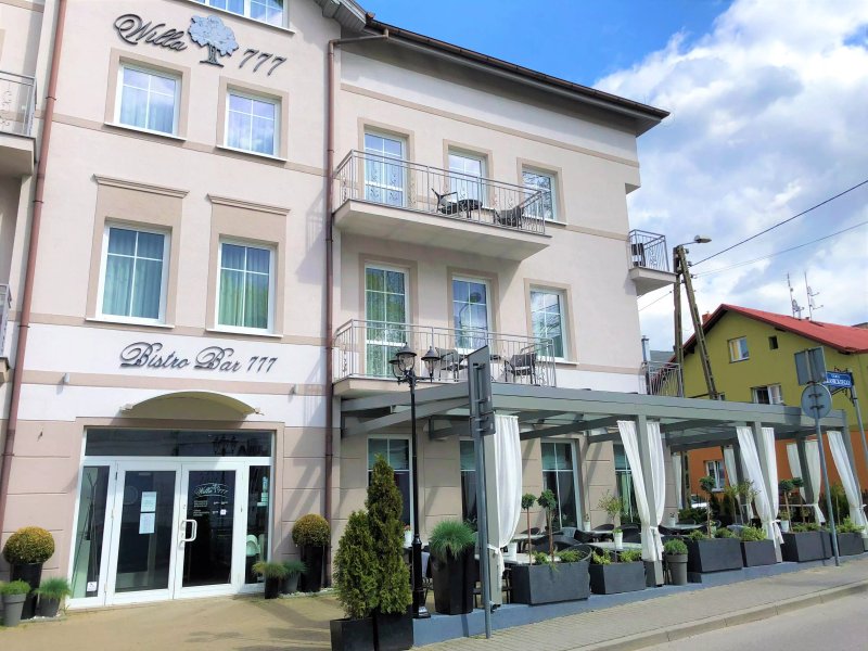 Bistro Bar 777