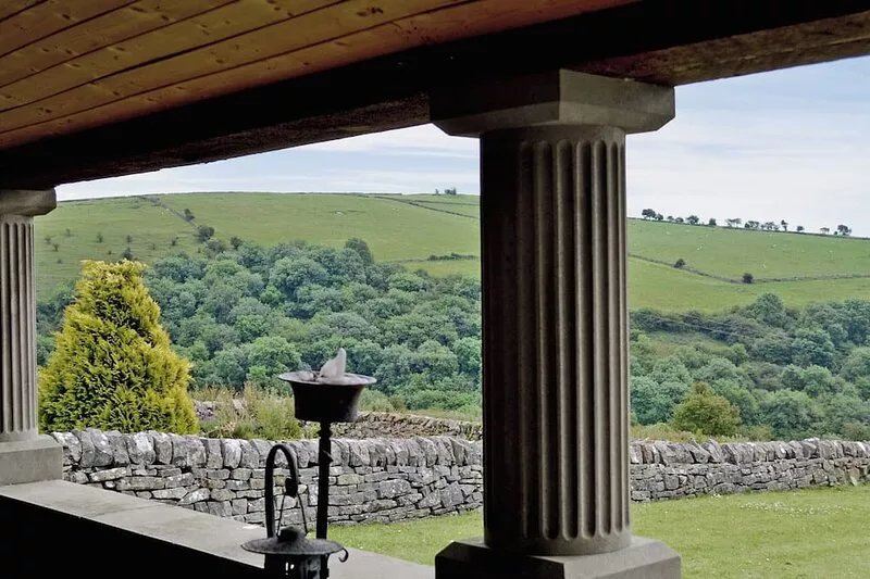 5 bedroom accommodation in Butterton