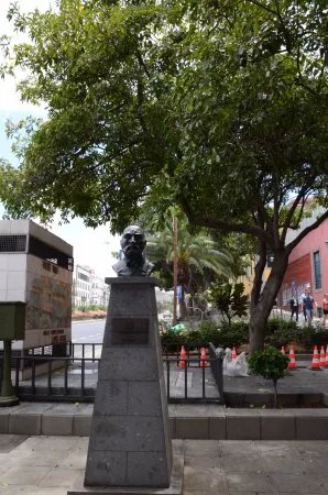 Monumento de Antonio Lopez Botas