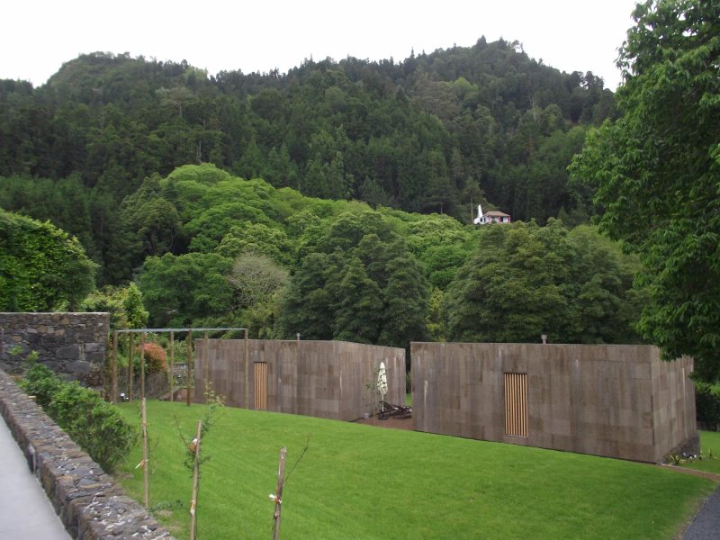 World's Nests Furnas Pods Village