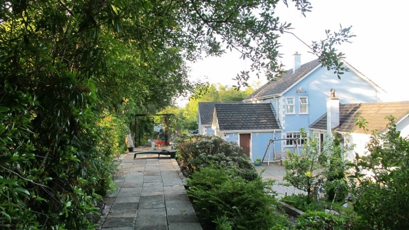 Five Oaks Bed & Breakfast