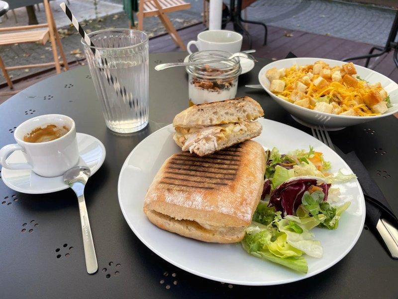 Green Bistro & Cafe
