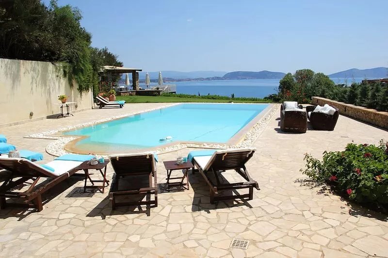 AMAZING SEA VIEW VILLA WITH PRIVATE POOL AND WALK TO BEACH SLEEPS 10