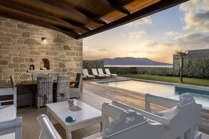 LUXURY VILLA POSIDONIA with Pool only 35 metres from the beach.