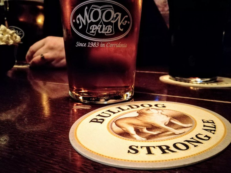 Moon'S Pub