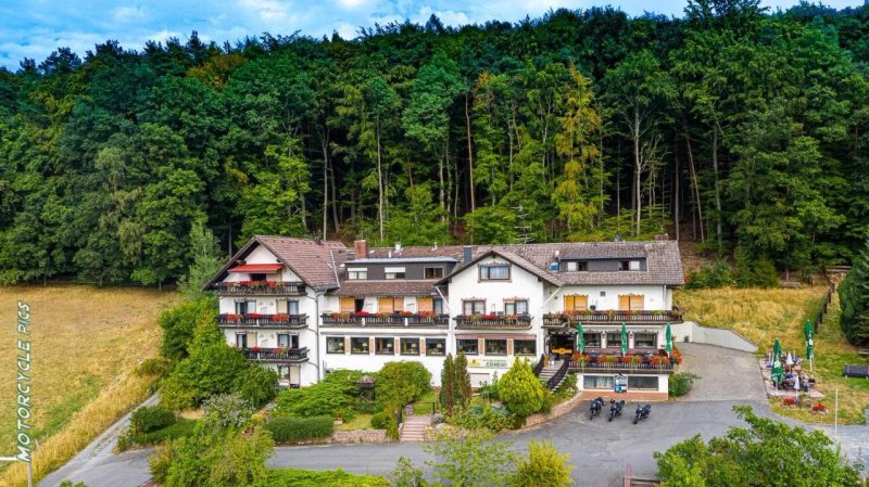 Gasthof-Hotel Larmfeuer