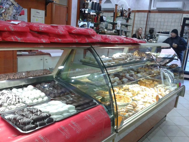 Bar Nazionale Pasticceria Gelateria Di Antonio Serluca