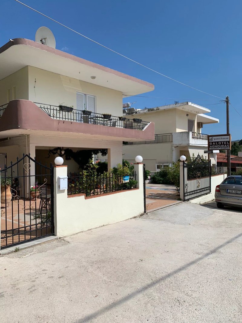 Agnoudas Guest House