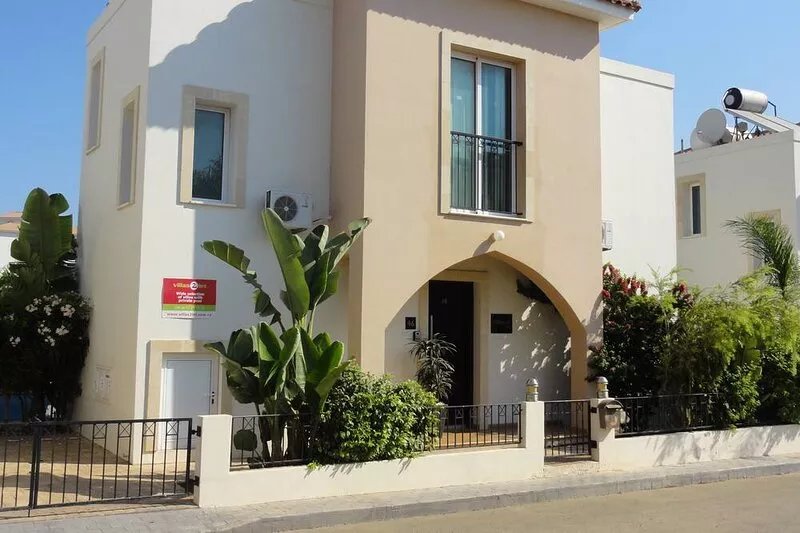 Stunning 3 Bed villa, Private pool,Wifi,Mins to the Beach & amenites