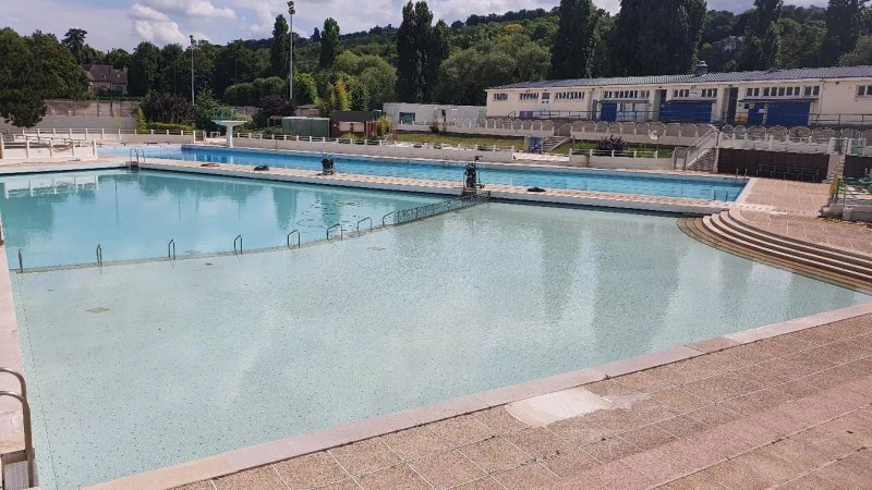 Club House Ile De La Loge