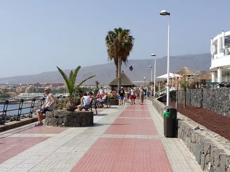 1 Bed Hotel Apt. in Costa Adeje, Few minutes walk to Beach, Shops & Restaurants
