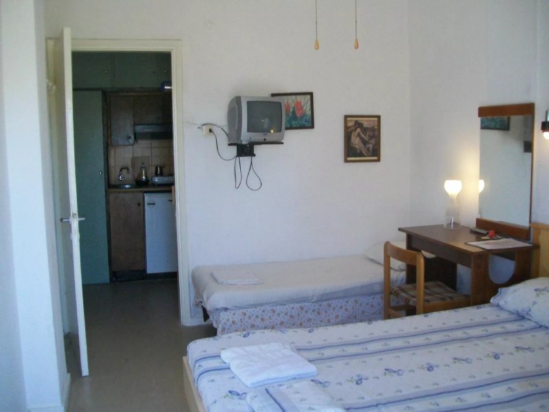 Pension Tzitzifies