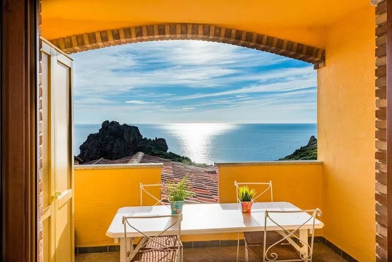 Stunning sea view cottage
