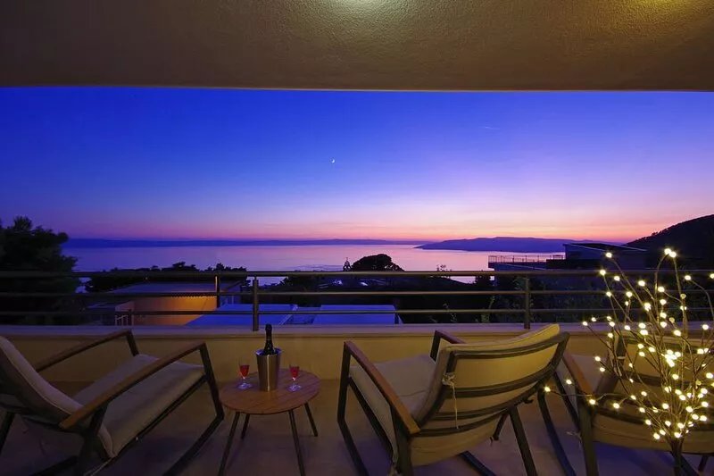 LUXURY VILLA IN CROATIA WITH PRIVATE POOL (HEATABLE), FAMILY FRIENDLY