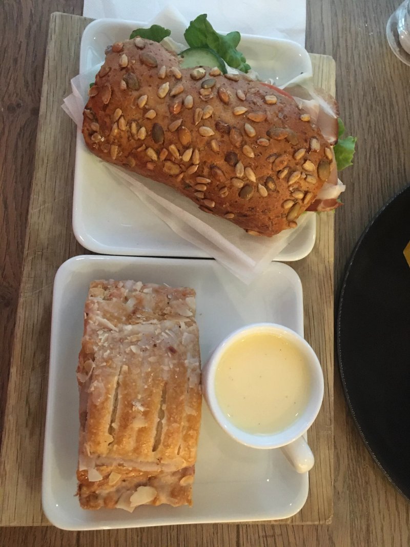 Neun Zehn Neun - Bakery Hoefer