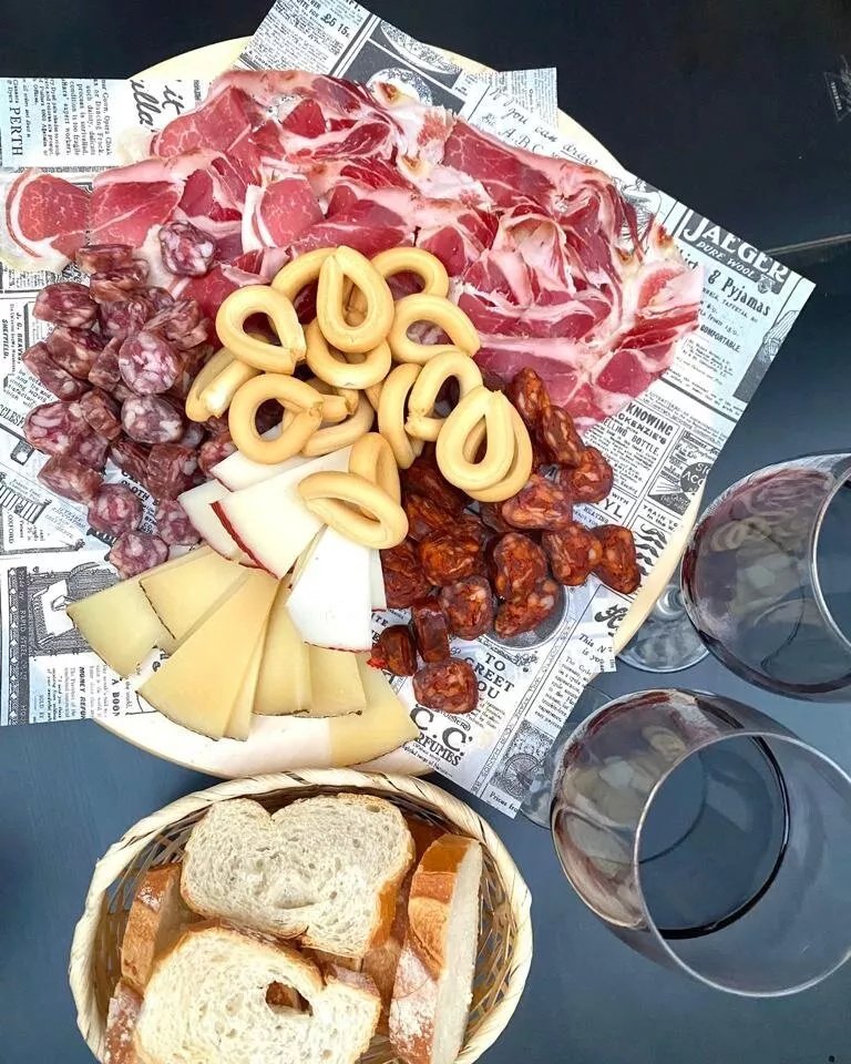 Vinos y Viandas Luison
