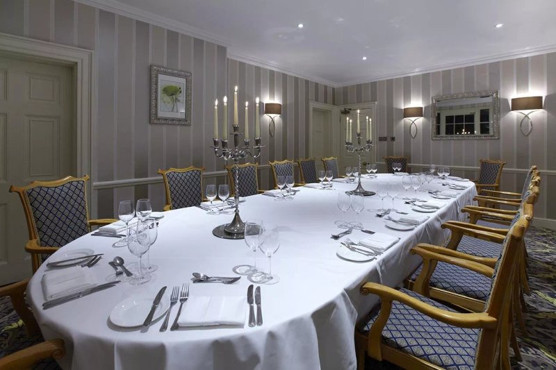 Polo Bar & Lounge at Royal Berkshire Hotel