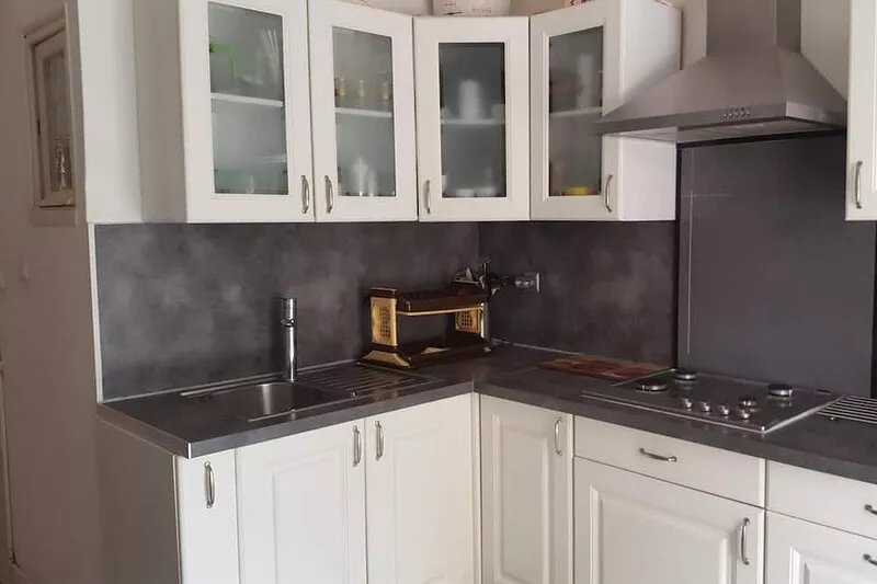 SEASONAL RENTAL - LOWER VILLA