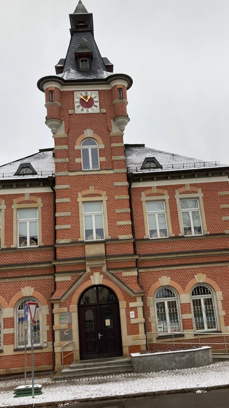 Stadtverwaltung Oelsnitz - Rathaus