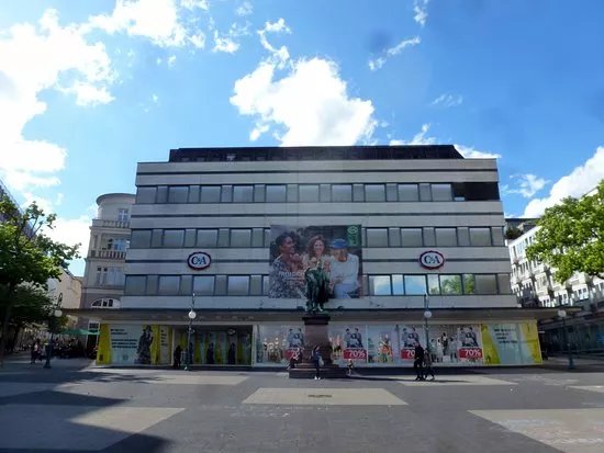 Tourist Information im Bahnhof Wilhelmshohe