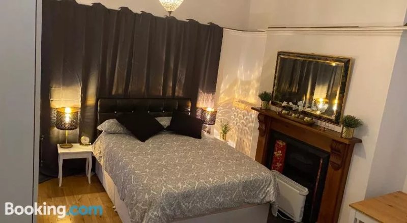 Private Room In Dollis Hill