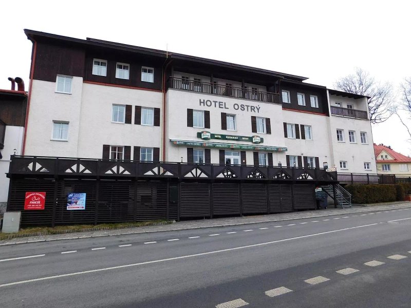 Hotel Ostry