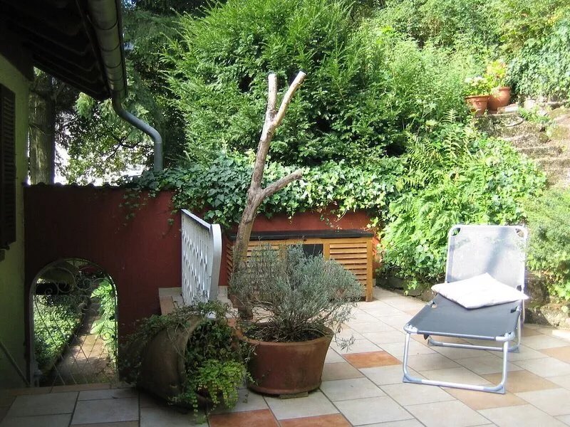 A beautiful old country house with charm, located directly on the Saar