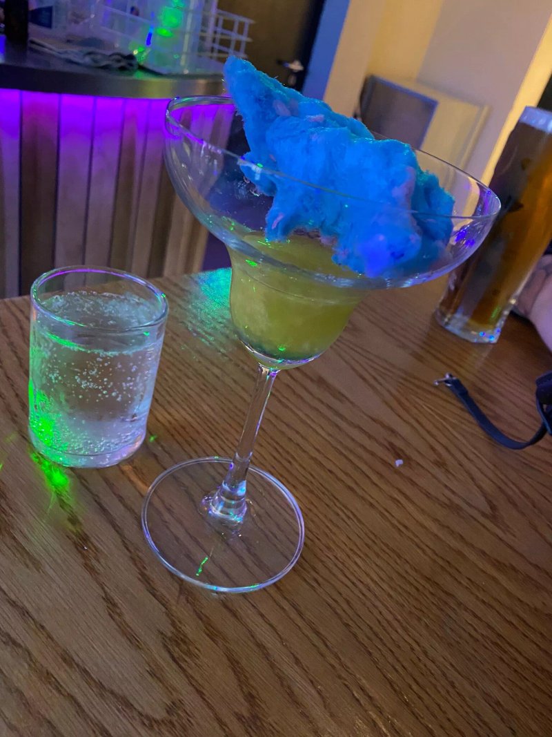 The Mist Bar & Lounge