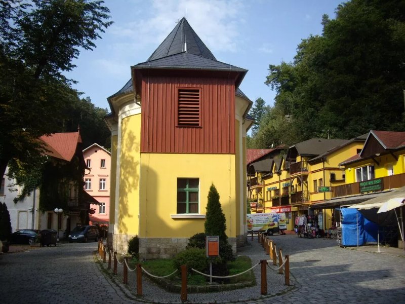 U Kostela
