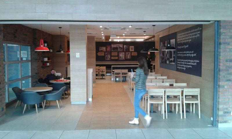 KFC Praha Evropska DT