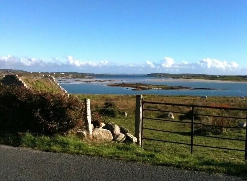 Delightful detached stone house on 5 acres beside Aughrus beach, panoramic views