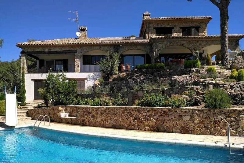 Stunning Hilltop Villa With Private Pool And Panoramic Sea Views