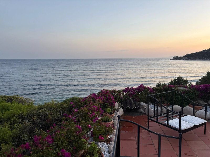 Rare outstanding beachfront position, private pool, delightful meals