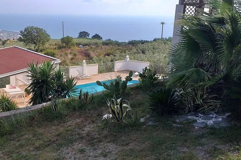 Villa with sea view pool