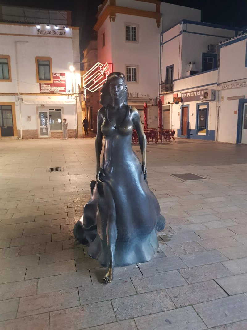 Monument To Moura Floripes