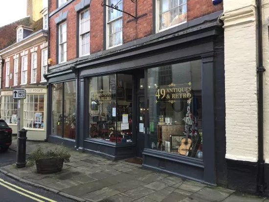 49 Antiques & Retro