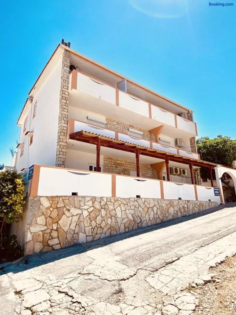 Apartments With a Parking Space Metajna, Pag - 527