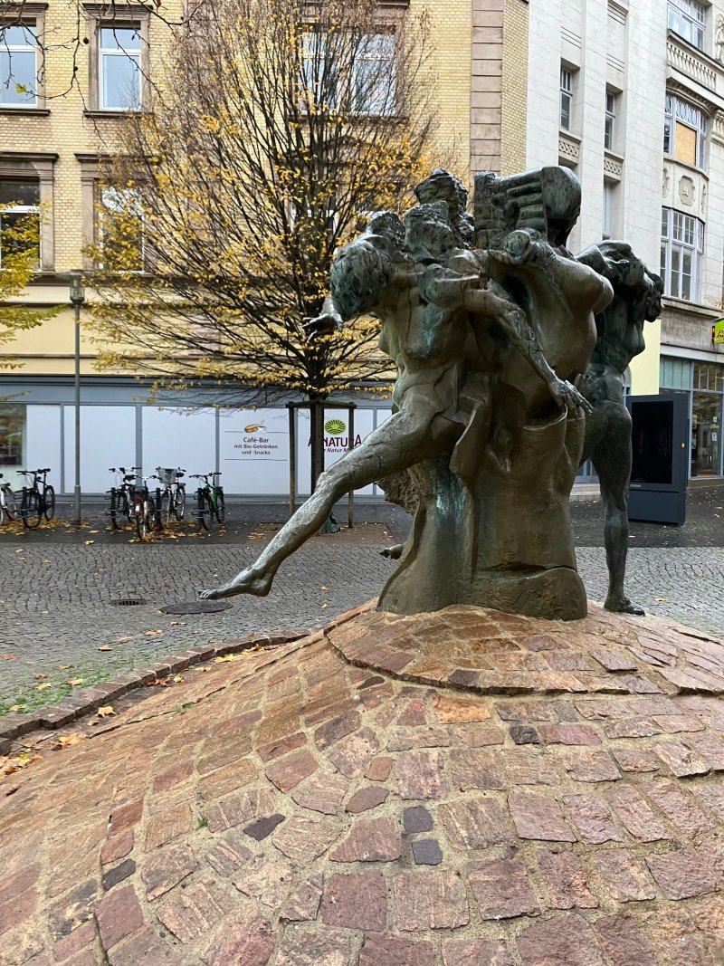Befreiung des Menschen aus Starren Bindungen und Normen