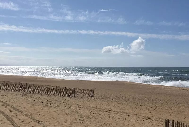 Beach and golf, superb cottage for 2