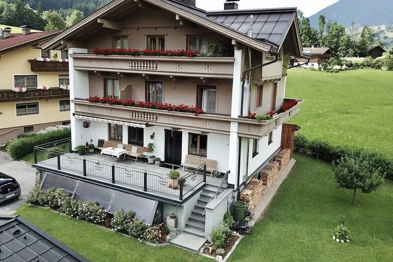 Peaceful location within the Zillertal, 5 min to village centre,children welcome
