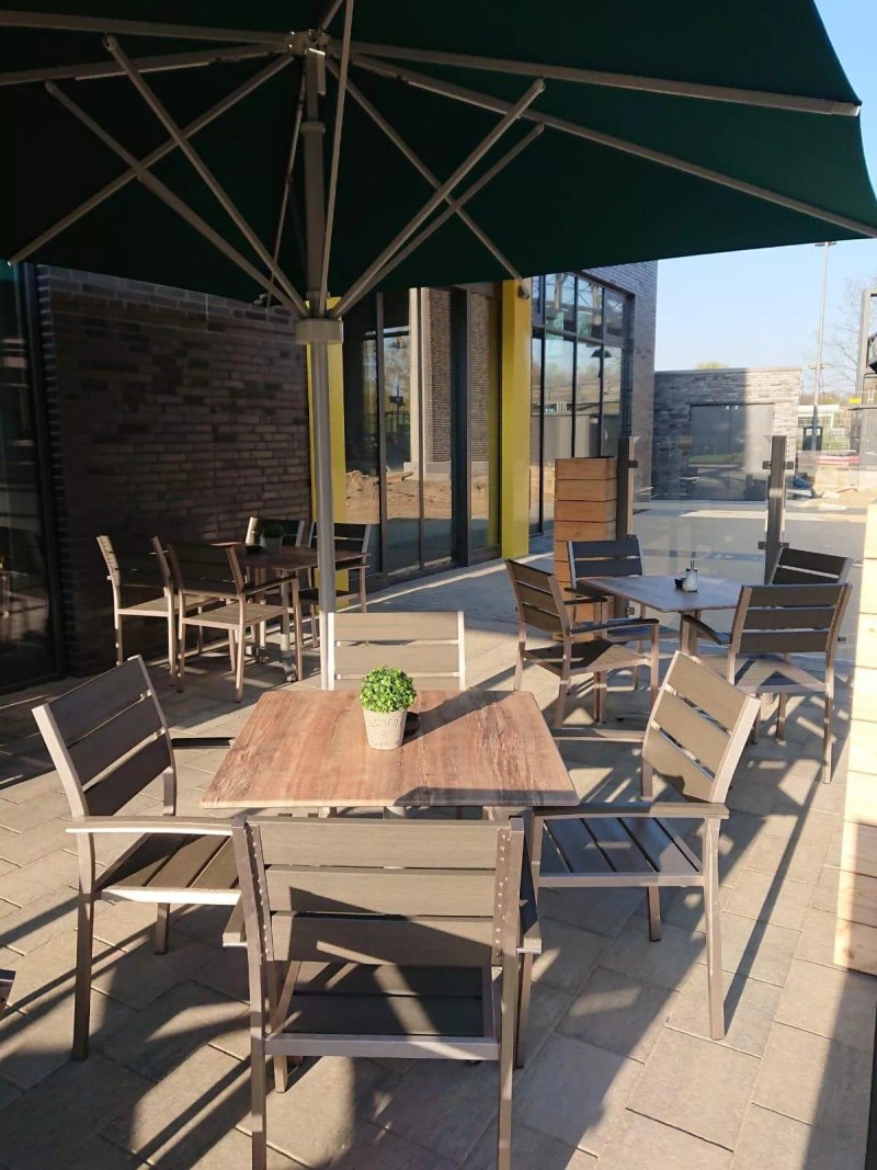 Le Cafe Behrens-meyer