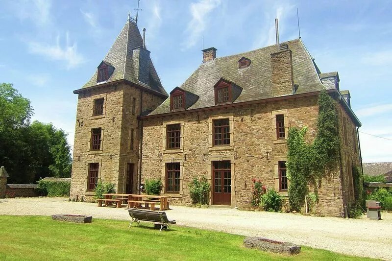 Luxurious Castle with Private Pool and Sauna