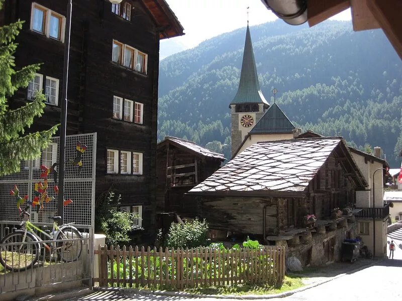 Homely 3-bedroom penthouse apartment in the center of Zermatt with Matterhorn V