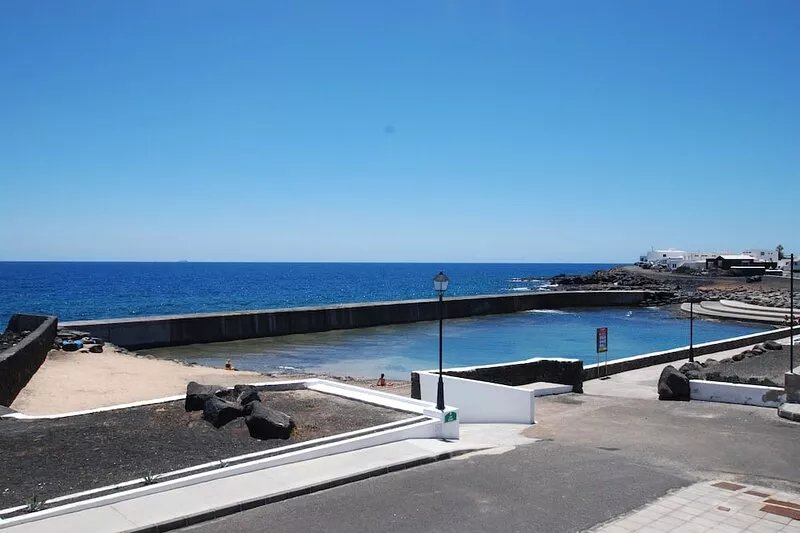 Luxury  apartment next to the ocean!
