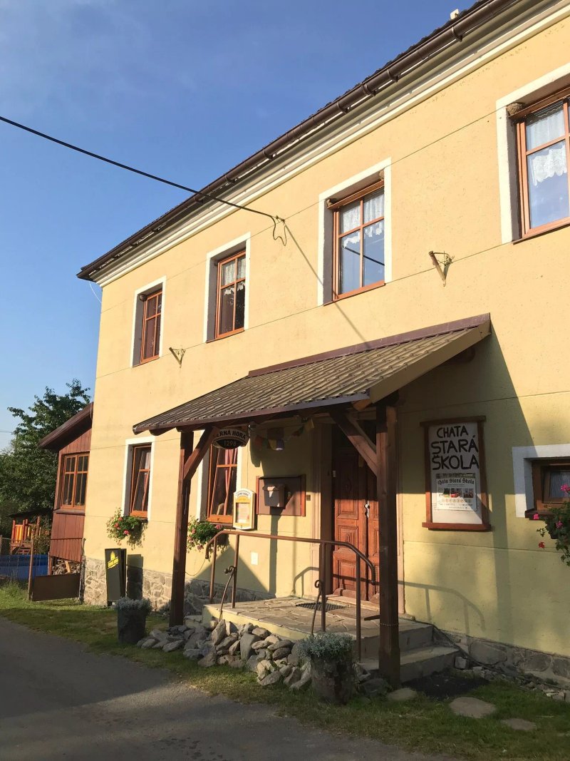 Chata Stara Skola