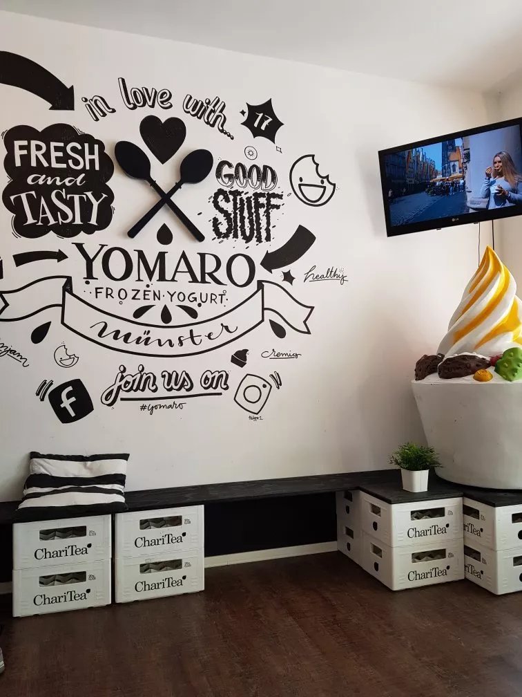 Yomaro Frozen Yogurt