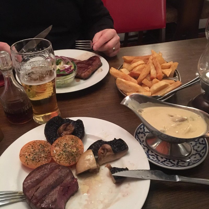 Foxy's Steak Bar