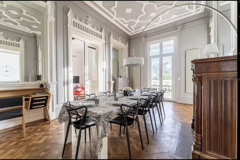 Luxurious 140m2 apartment, terrace, garden, beach at 100m, renovated by
