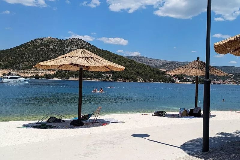 Villa Maria - Seafront property in Marina